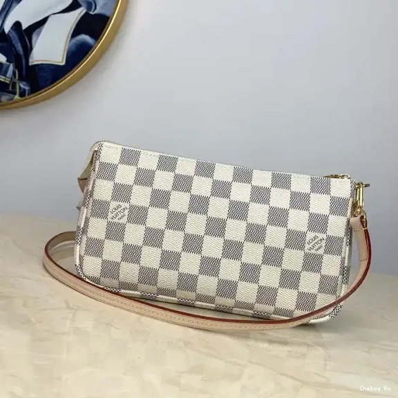ACCESSOIRES Vuitton Louis POCHETTE 0602